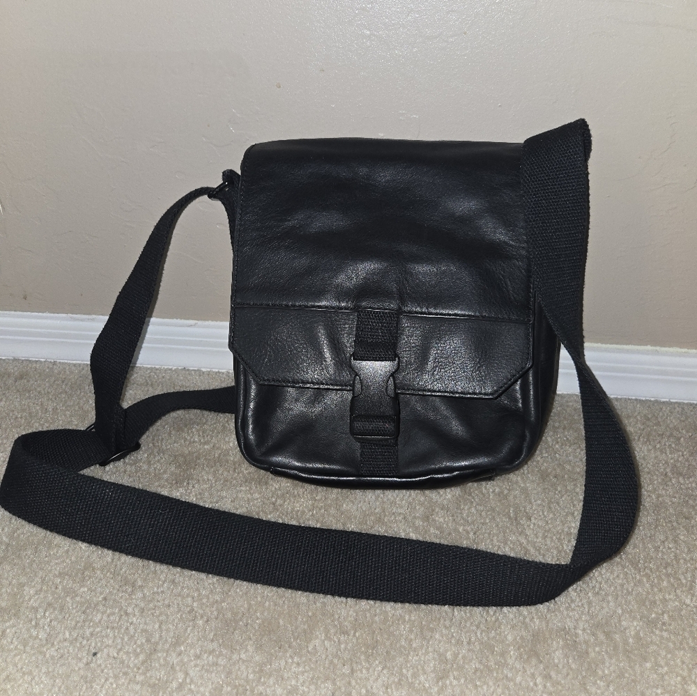 Fossil Black Leather Crossbody Bag